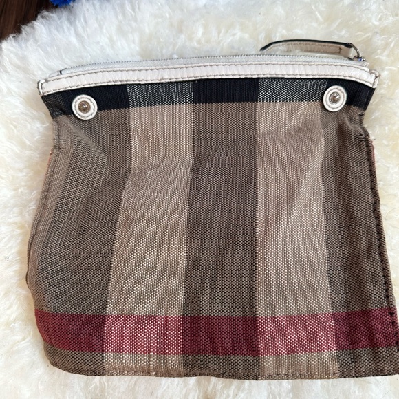 - [ ] Burberry pouch came from inside another purse authentic - Picture 3 of 4